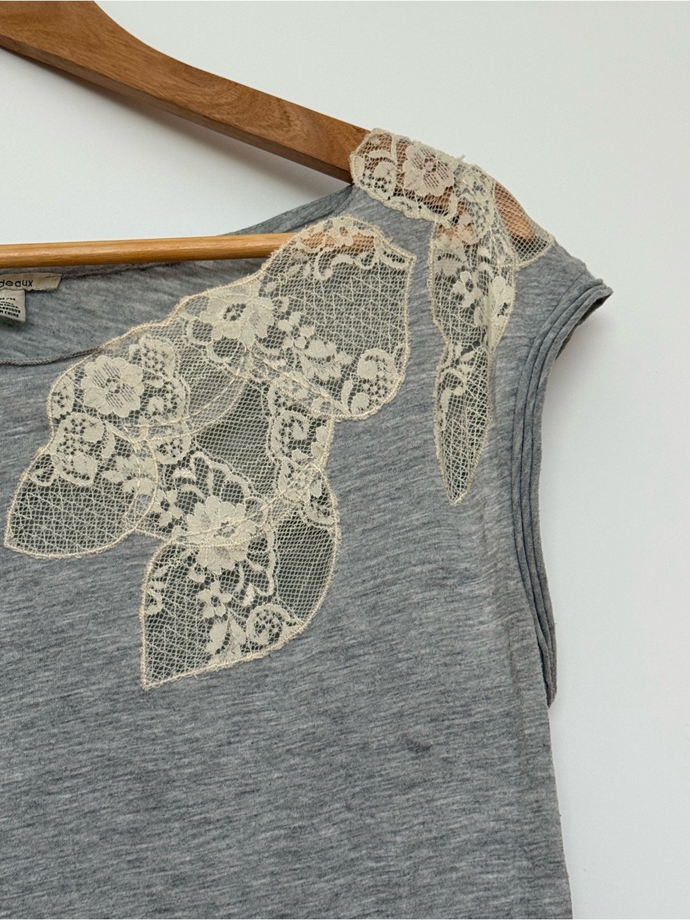 Anthropologie Women's Gray Lace Appliqué Tank Top - Picture 3 of 4